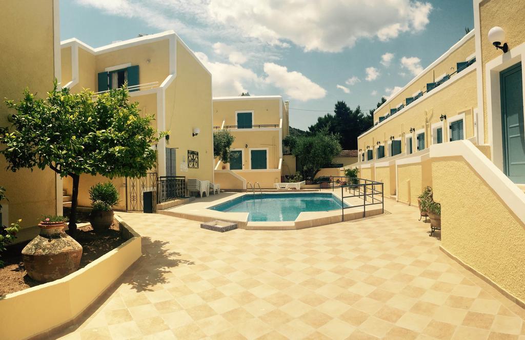 Esperides Maisonettes Agia Marina  Ngoại thất bức ảnh