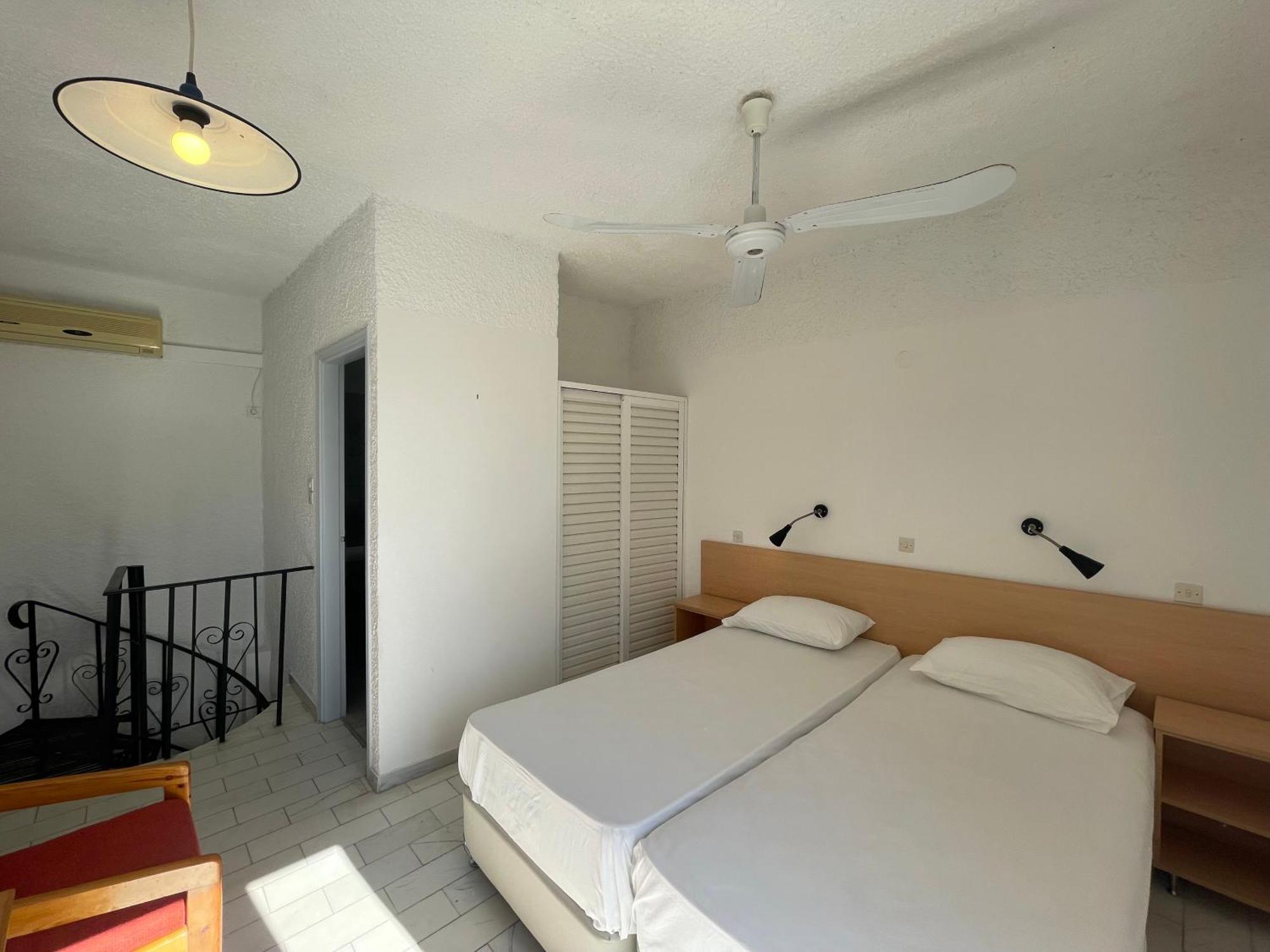 Esperides Maisonettes Agia Marina  Ngoại thất bức ảnh