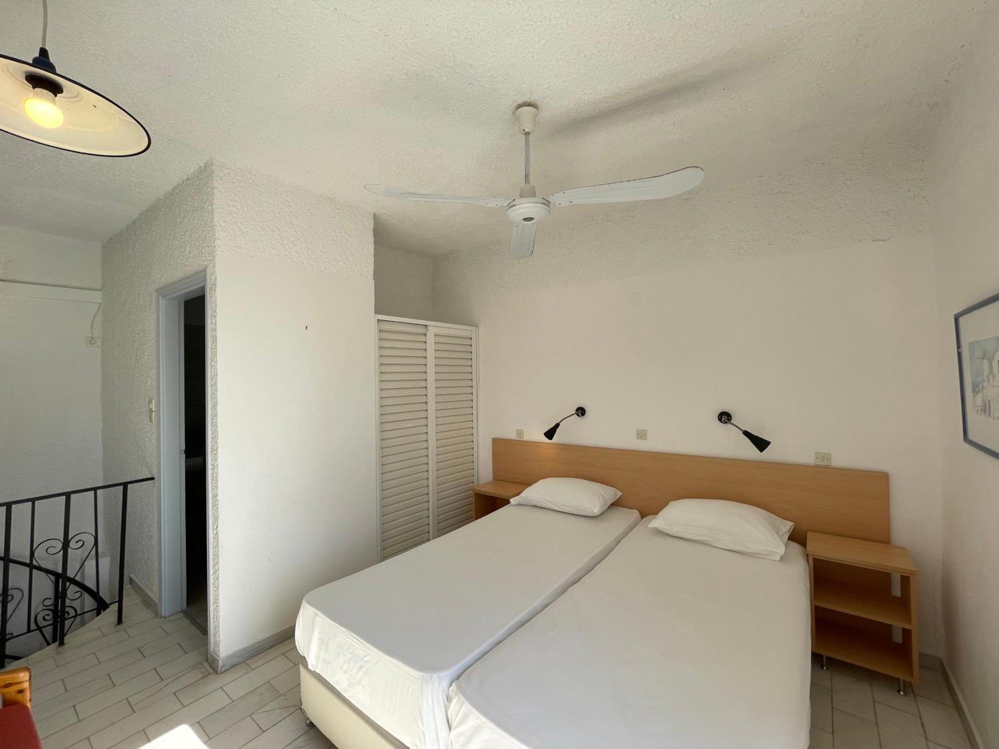 Esperides Maisonettes Agia Marina  Ngoại thất bức ảnh