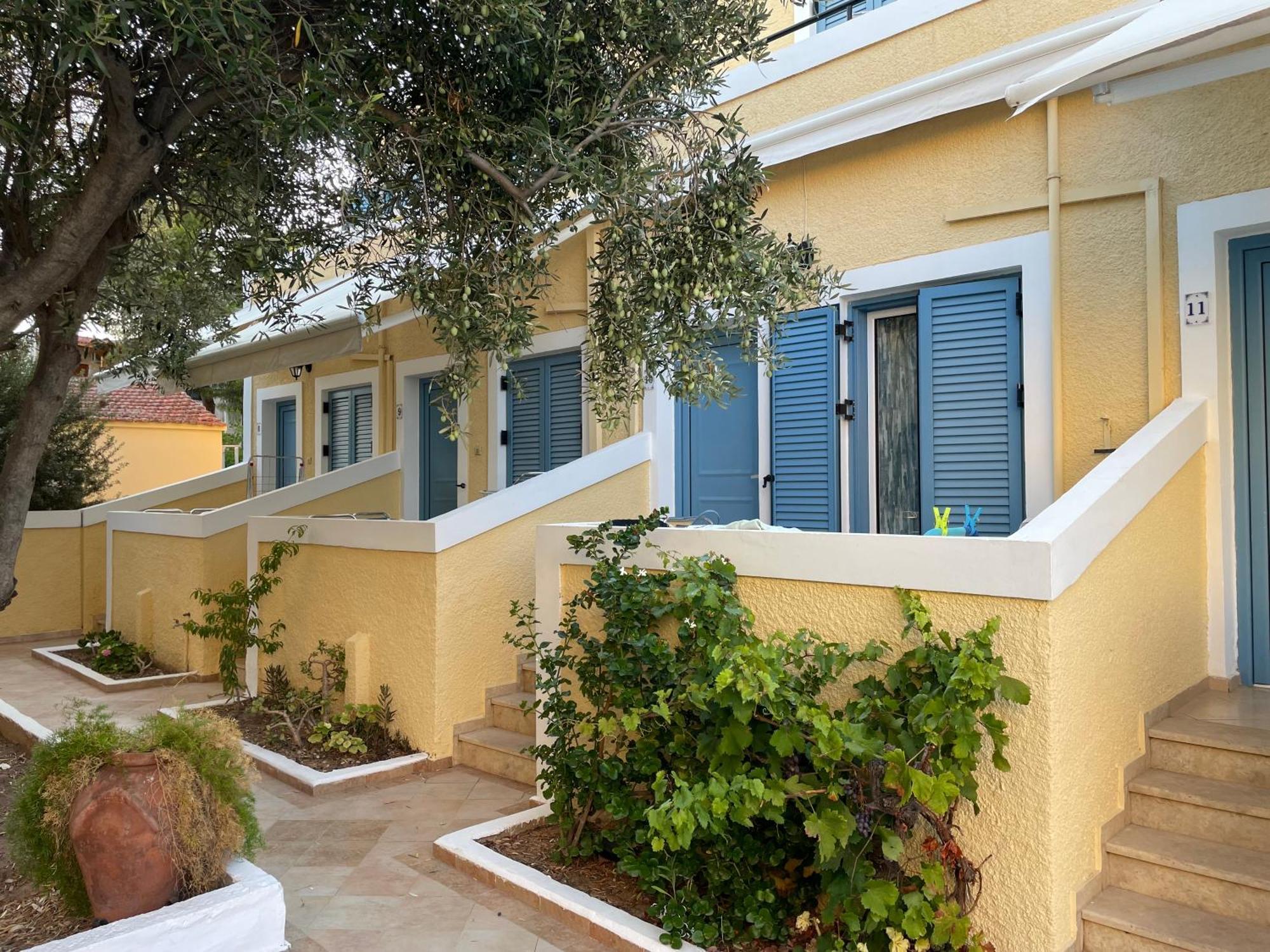 Esperides Maisonettes Agia Marina  Ngoại thất bức ảnh