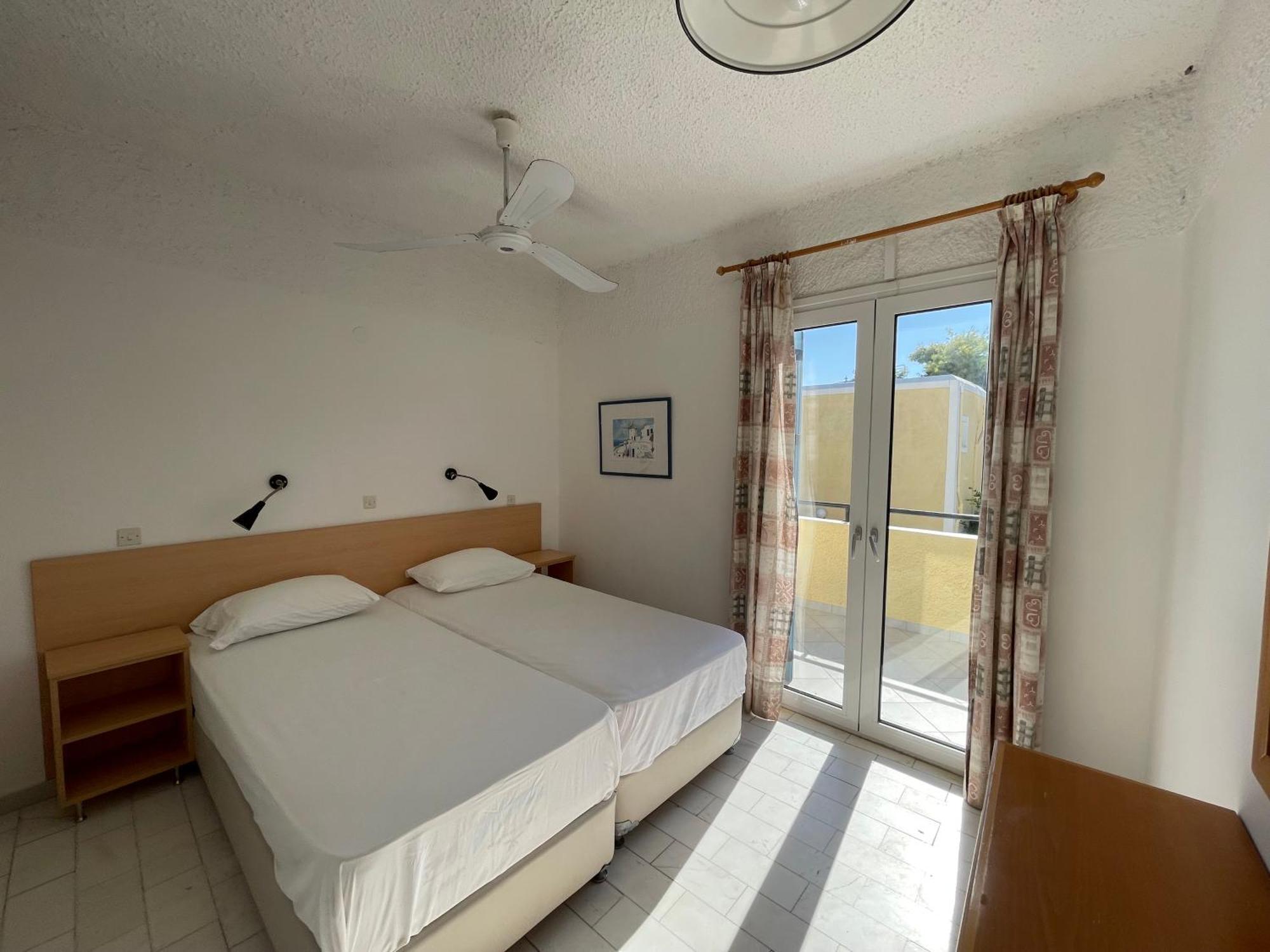 Esperides Maisonettes Agia Marina  Ngoại thất bức ảnh