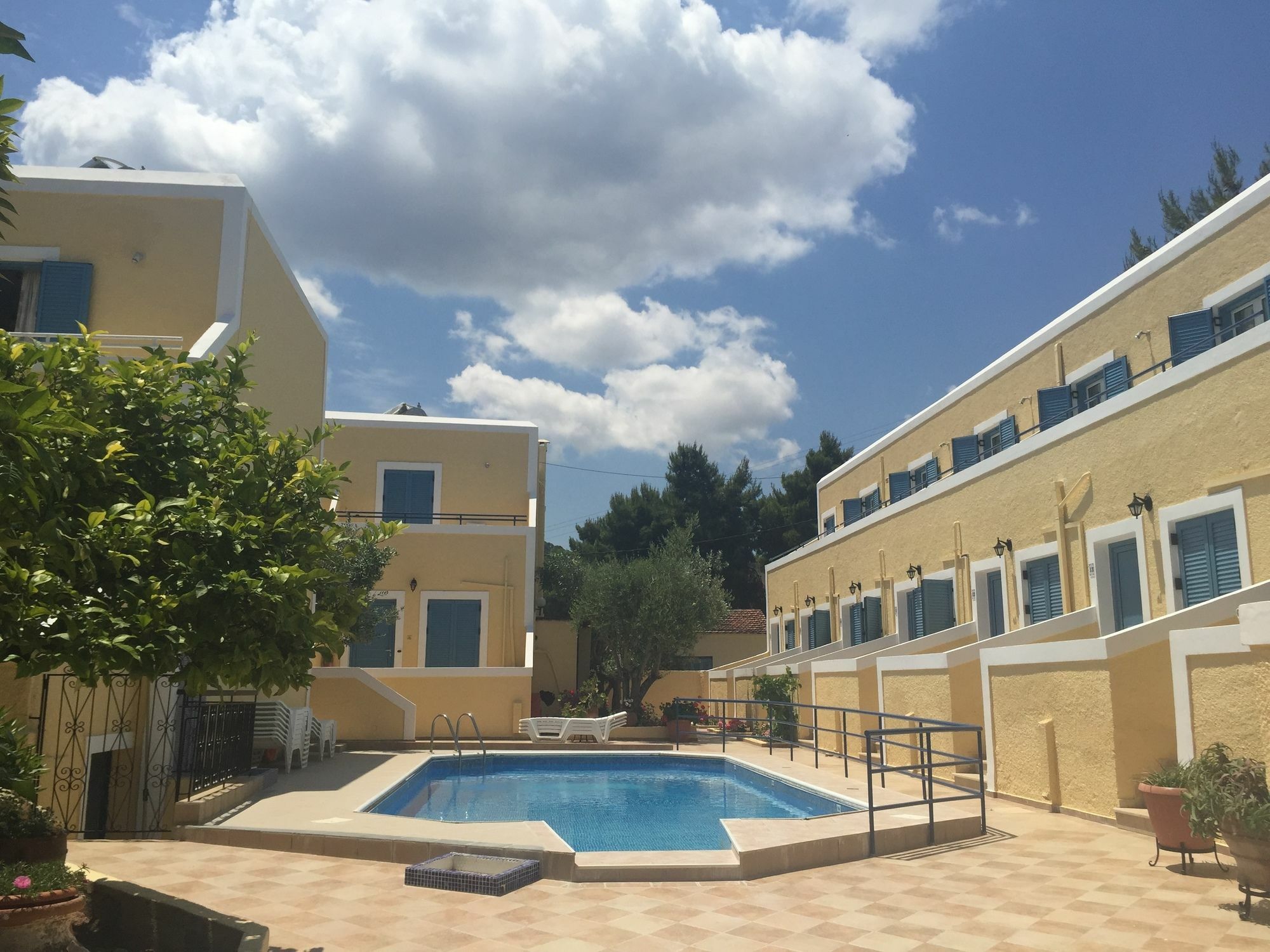 Esperides Maisonettes Agia Marina  Ngoại thất bức ảnh